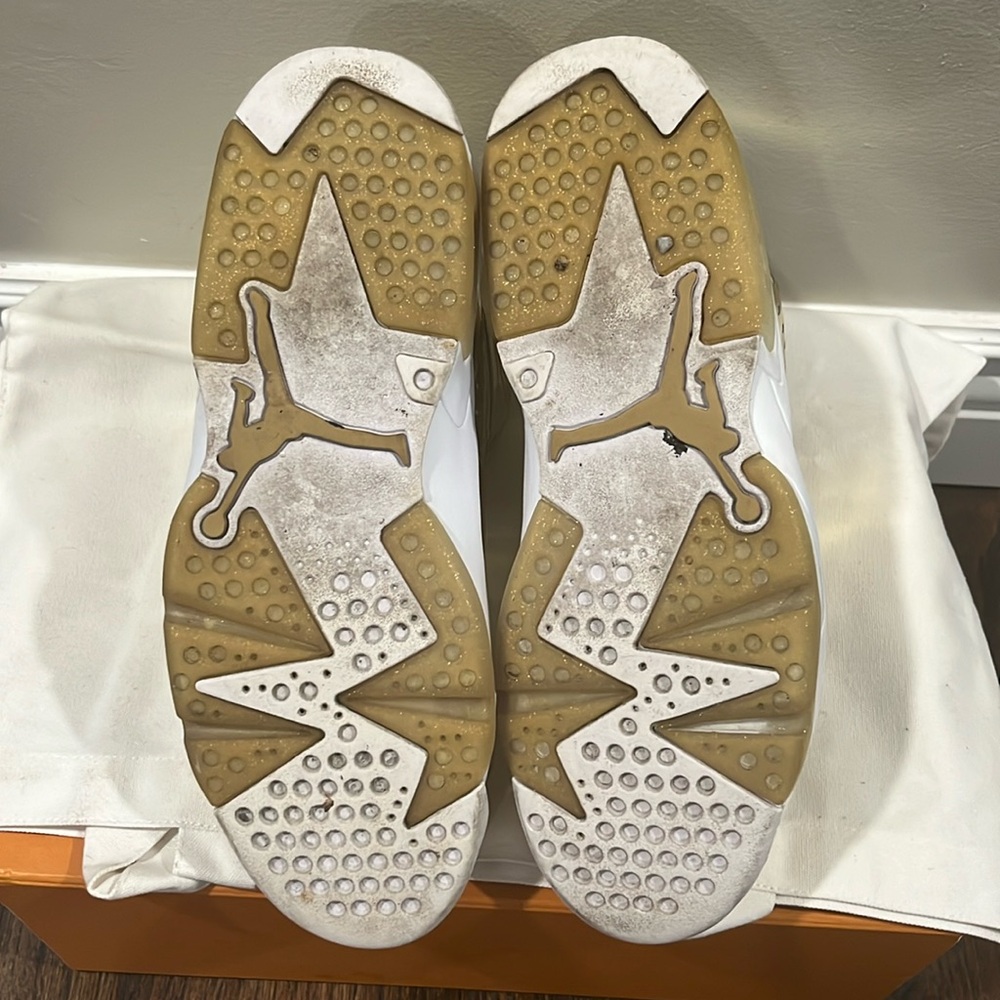 Jordan 6 pinnacle gold